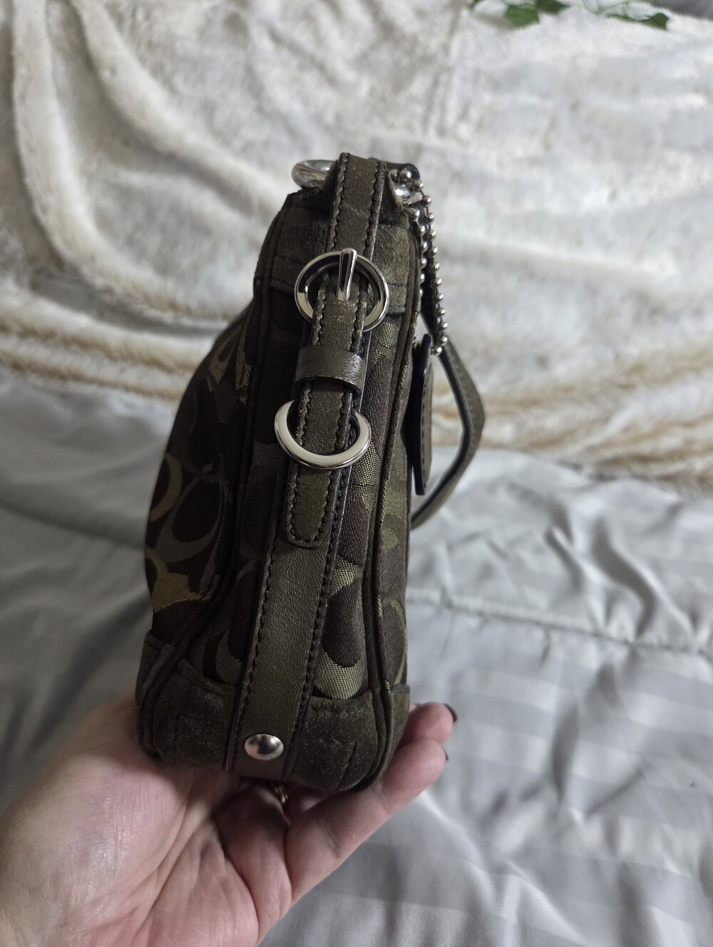 Coach Chelsea Optic Signature Bag - Picture 5 of 13